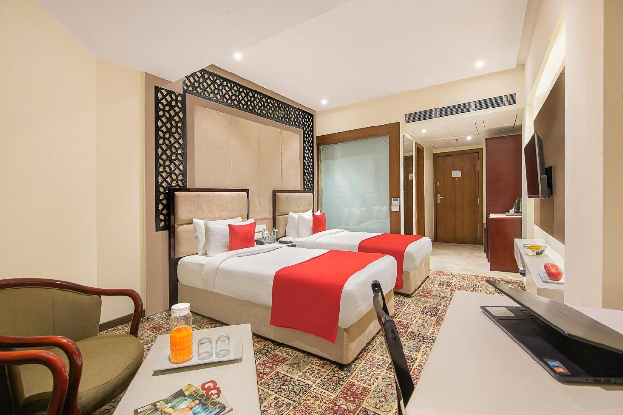 Sarovar Portico , Indore Hotel Kültér fotó