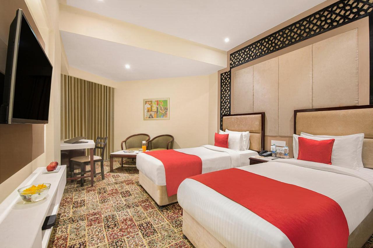 Sarovar Portico , Indore Hotel Kültér fotó