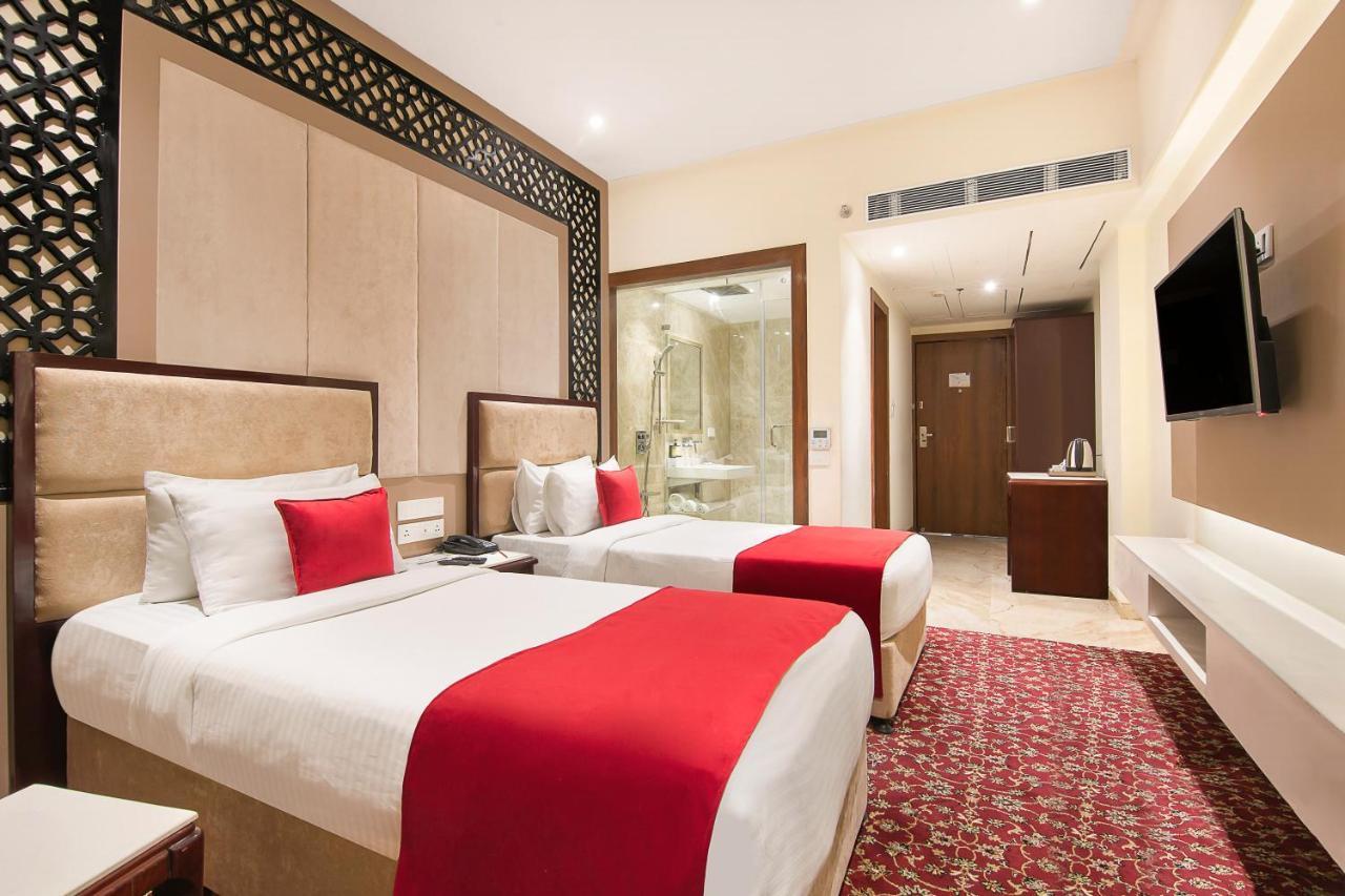 Sarovar Portico , Indore Hotel Kültér fotó